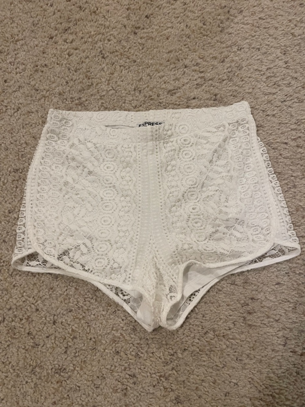 Express white lace pull on shorts XS #33